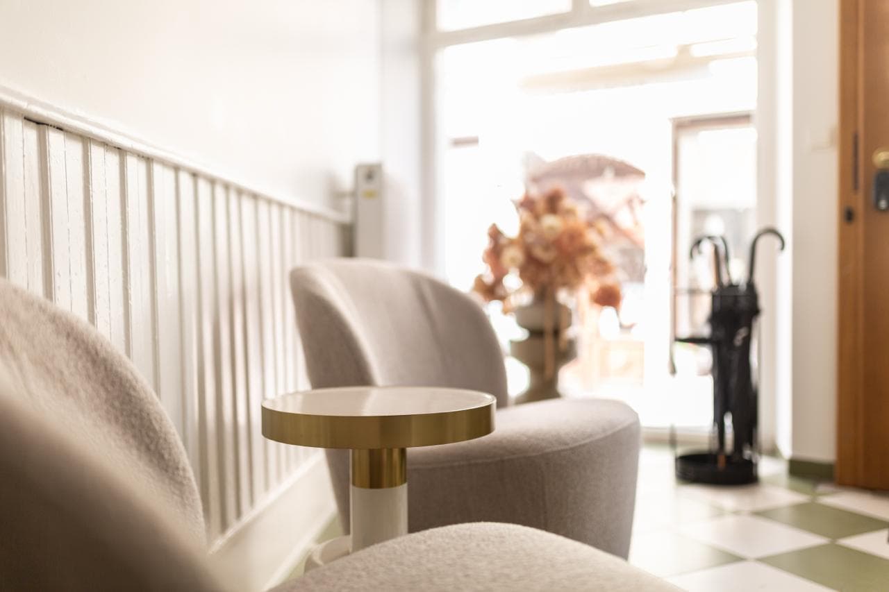 Stilvolle Sitzecke in der Luggage Lounge